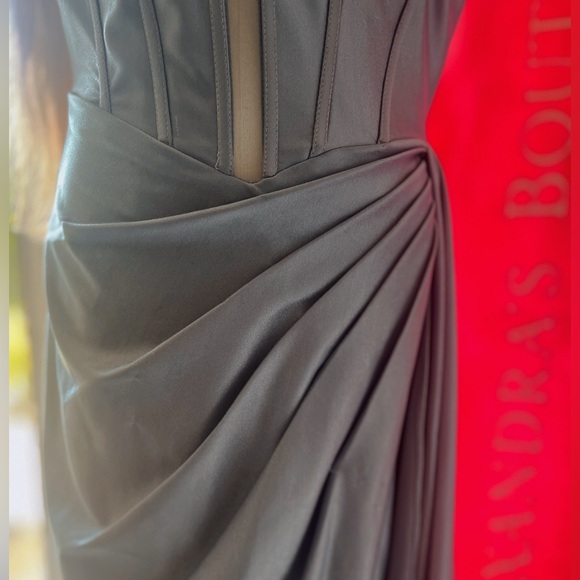 BEAUTIFUL GREY VIENNA GOWN ⭐️ - Picture 10 of 13